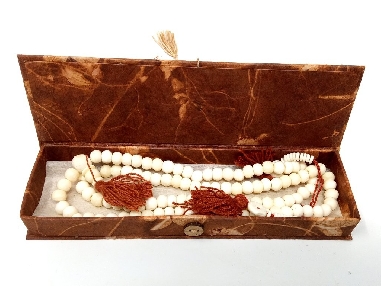 Caja de Lokta solarizada