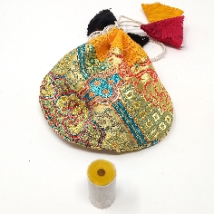 Mantra Avalokitesvara + bolsita de seda