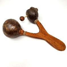 Maraca doble semilla y coco