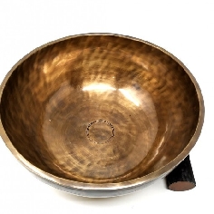 Cuenco Jhumka 23-24 cms. 1,600-1,800 Kgrs