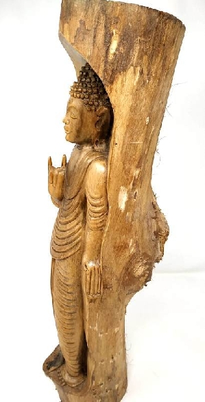 Buda en tronco de madera 40 cms.