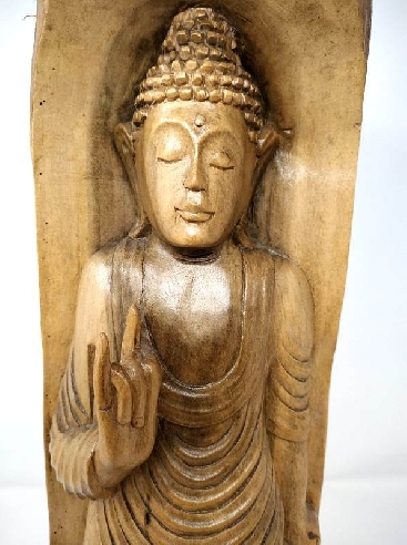 Buda en tronco de madera 40 cms.