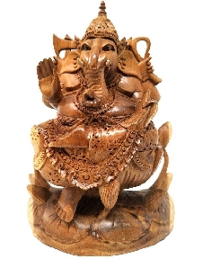 Ganesh sobre loto en madera- 23 cms.