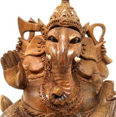 Ganesh sobre loto en madera- 23 cms.