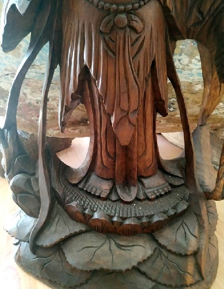 Guan Yin de madera 100 cms.