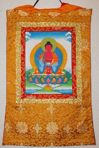 amitaba-con-brocado-mediano