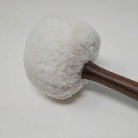 Maza de golpeo acolchada blanca 28 x 7 cms.