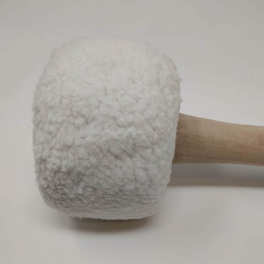 Maza de golpeo acolchada blanca 34 x 9 cms.