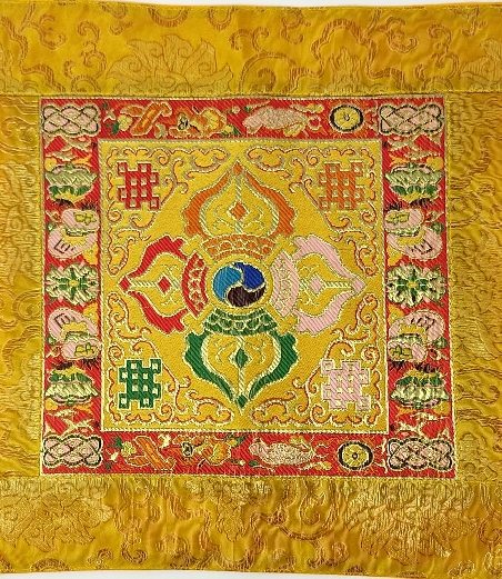 Tela altar cuadrada "Signos auspiciosos" 35 x 35 cms. Tela altar cuadrada "Signos auspiciosos" 35 x 35 cms.