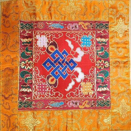 Tela altar cuadrada "Signos auspiciosos" 35 x 35 cms. Tela altar cuadrada "Signos auspiciosos" 35 x 35 cms.