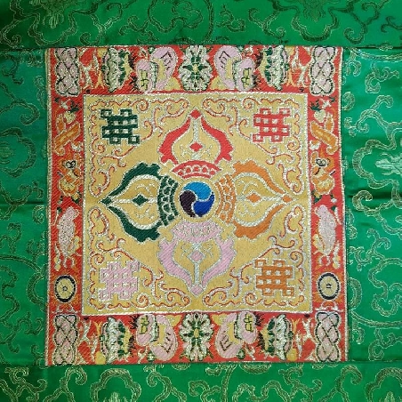 Tela altar cuadrada "Signos auspiciosos" 35 x 35 cms. Tela altar cuadrada "Signos auspiciosos" 35 x 35 cms.