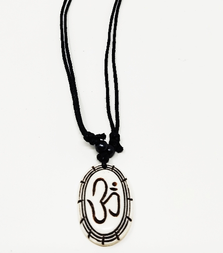 Colgante de hueso "Om" colghu59 (3 unidades)