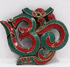 Om con pedrería pequeño