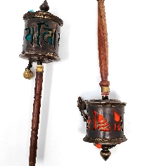 Rueda de oración oscura calada 2