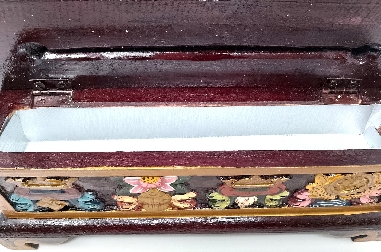 Incensario de madera pintado