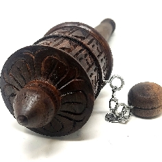 Rueda de oración de madera grande 2