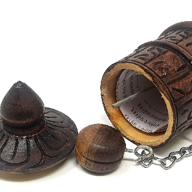 Rueda de oración de madera grande