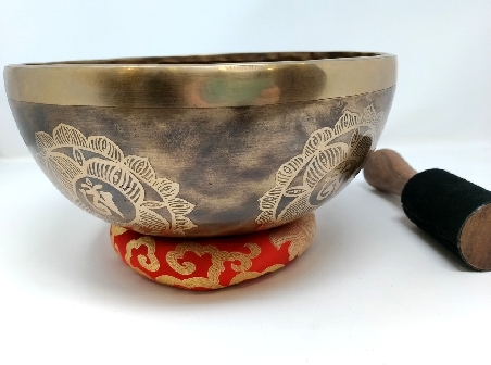 Cuenco "Om" oscuro 22-23 cms. 1300-1500 grs.