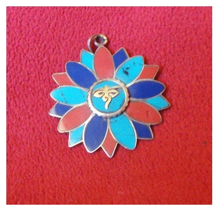 colgante-doble-flor-de-loto-con-pedreria