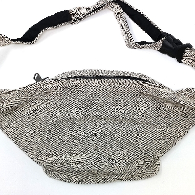 Riñonera con bordado