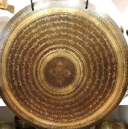 Gong nepalí 55 cms. "Doble dorje-Om mane" Gong nepalí 55 cms. "Doble dorje-Om mane"