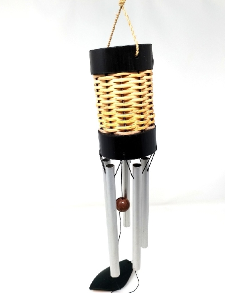 Campana de viento cesta oscura