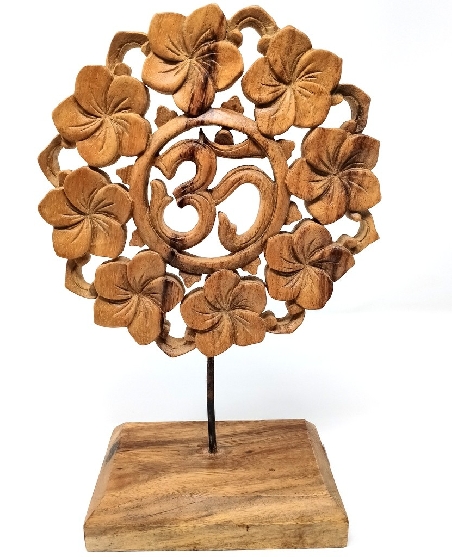 Símbolo Om en base de madera