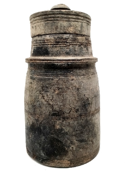 Lechera nepalí antigua