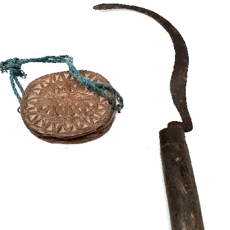 Azada antigua Tharu III