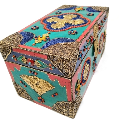 Baulete de madera y pedrería