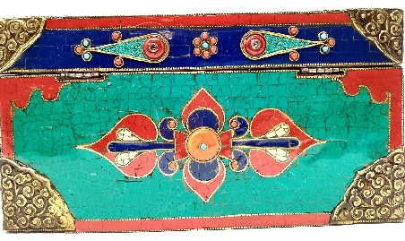 Baulete de madera y pedrería