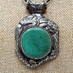 Medallón tibetano turquesita colgmet257