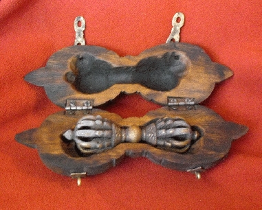 dorje-con-funda-madera