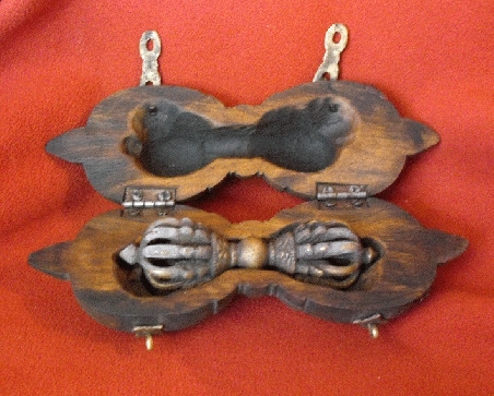 dorje-con-funda-madera