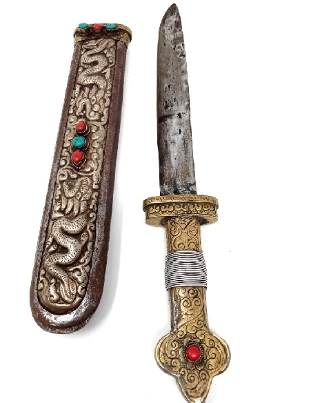 Daga tibetana antigua