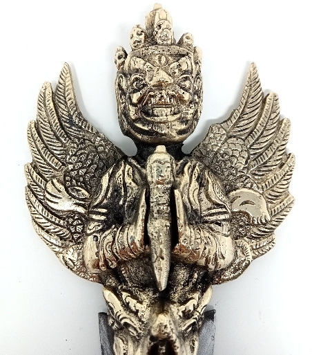 Furba de bronce y acero 24 cms. Furba de bronce y acero 24 cms.