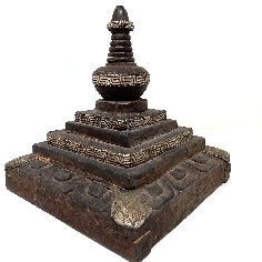 Estupa de madera antigua 2