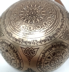 Cuenco símbolos láser 12 cms.