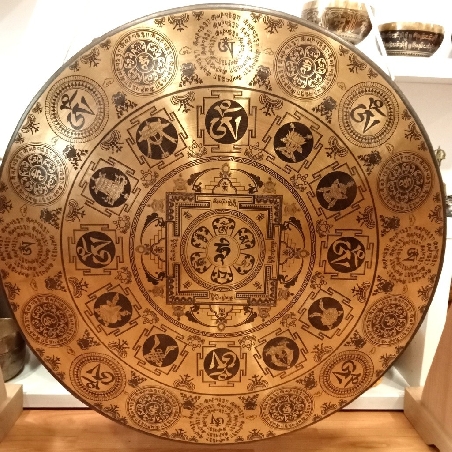 Gong Tam tam 60 cms. "Signos auspiciosos/Om mane" Gong Tam tam 60 cms. "Signos auspiciosos/Om mane"