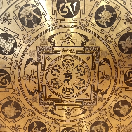 Gong Tam tam 60 cms. "Signos auspiciosos/Om mane" Gong Tam tam 60 cms. "Signos auspiciosos/Om mane"
