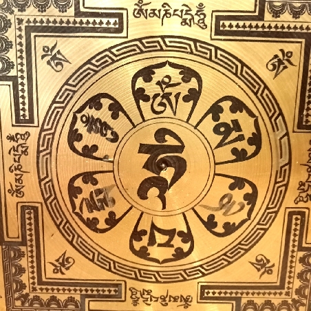 Gong Tam tam 60 cms. "Signos auspiciosos/Om mane" Gong Tam tam 60 cms. "Signos auspiciosos/Om mane"