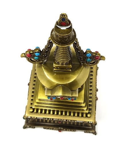 Estupa de metal grande