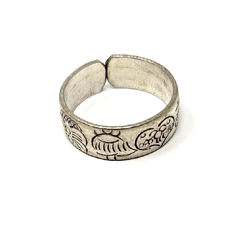 Anillo ajustable "Signos auspiciosos"