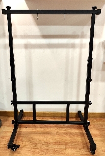 Soporte de Gong telscópico con ruedas 80 cms.