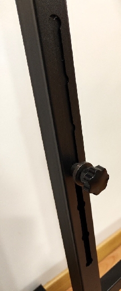 Soporte de Gong telscópico con ruedas 80 cms.