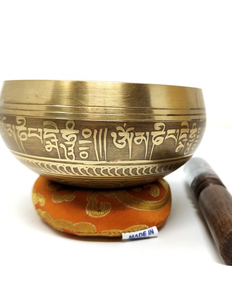 Cuenco torneado 11 cms. grabado calidad