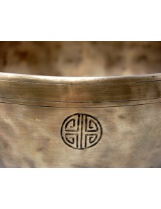 Cuenco Full Moon grabado con "Sukhasiddhi". 24 cm. 1,560 Kg. 2