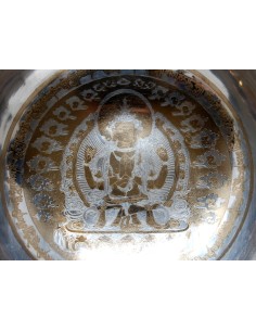 Cuenco plateado "Chenrezig". 967 gr. 19 cm. 2