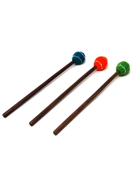 Maza larga de lana 3 x 27 cms.