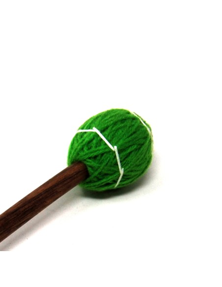 Maza larga de lana 3 x 27 cms.